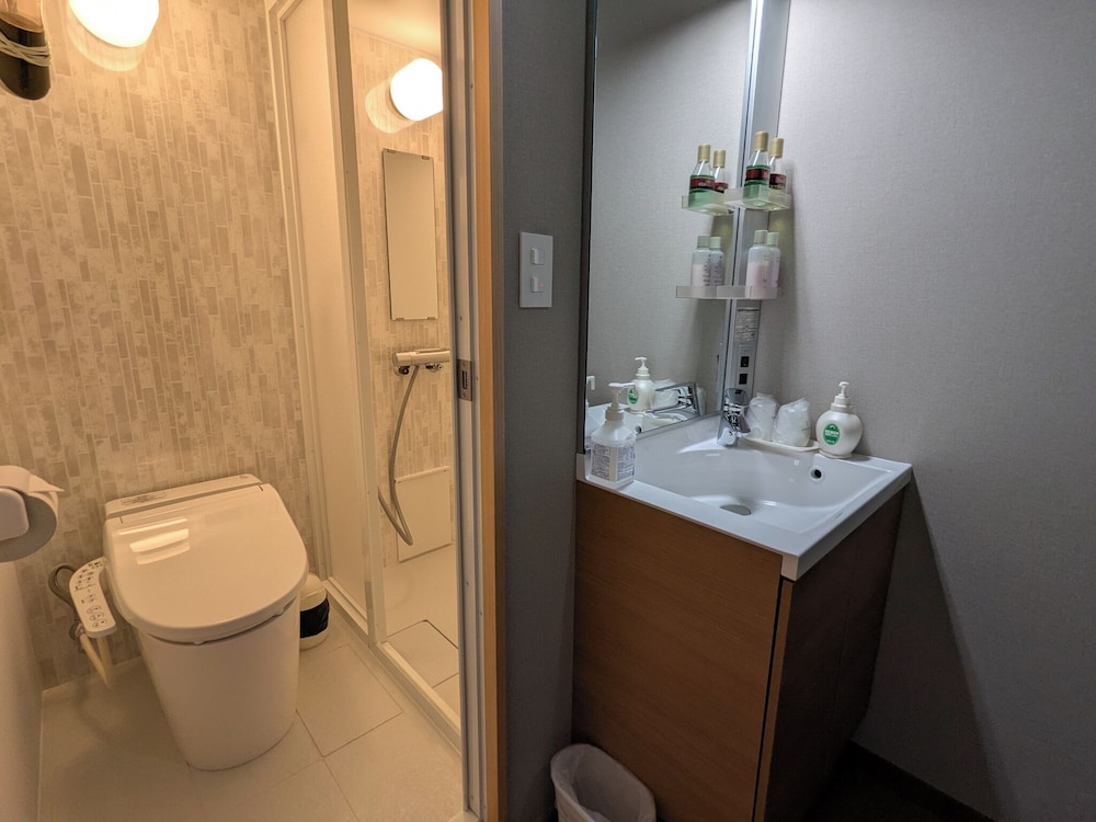 [禁煙] 和室7.5畳 [トイレ洗面付き] バスルーム2 | 緑風苑きよはる