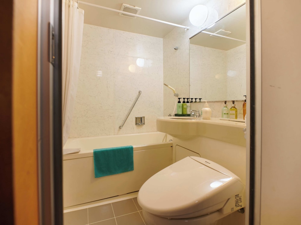 [禁煙] ユニットバス付き和室21畳 バスルーム0 | 緑風苑きよはる