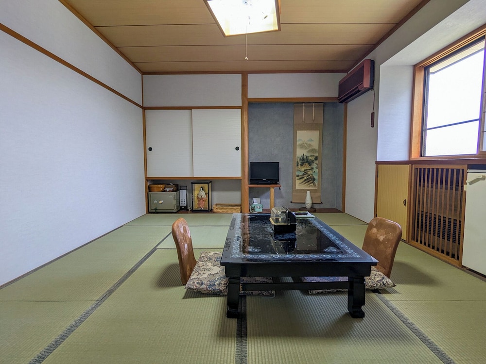 トラディショナル トリプルルーム 3 ベッドルーム 禁煙 客室2 | 緑風苑きよはる