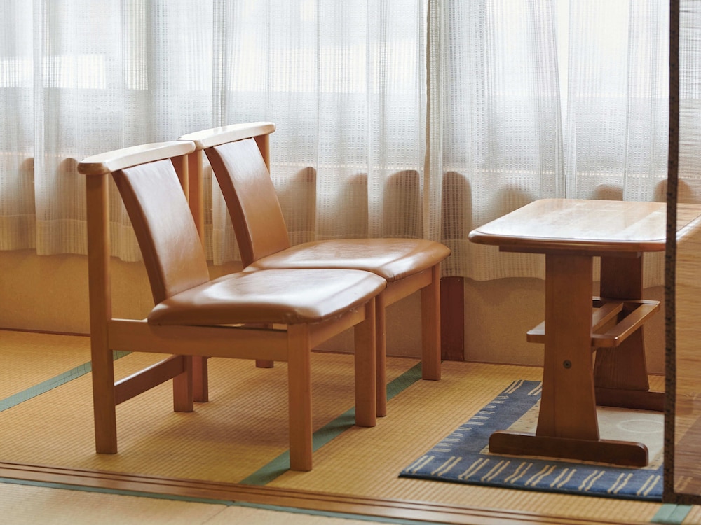 [禁煙] 和室12畳 [広縁バストイレ付き] 客室2 | 緑風苑きよはる