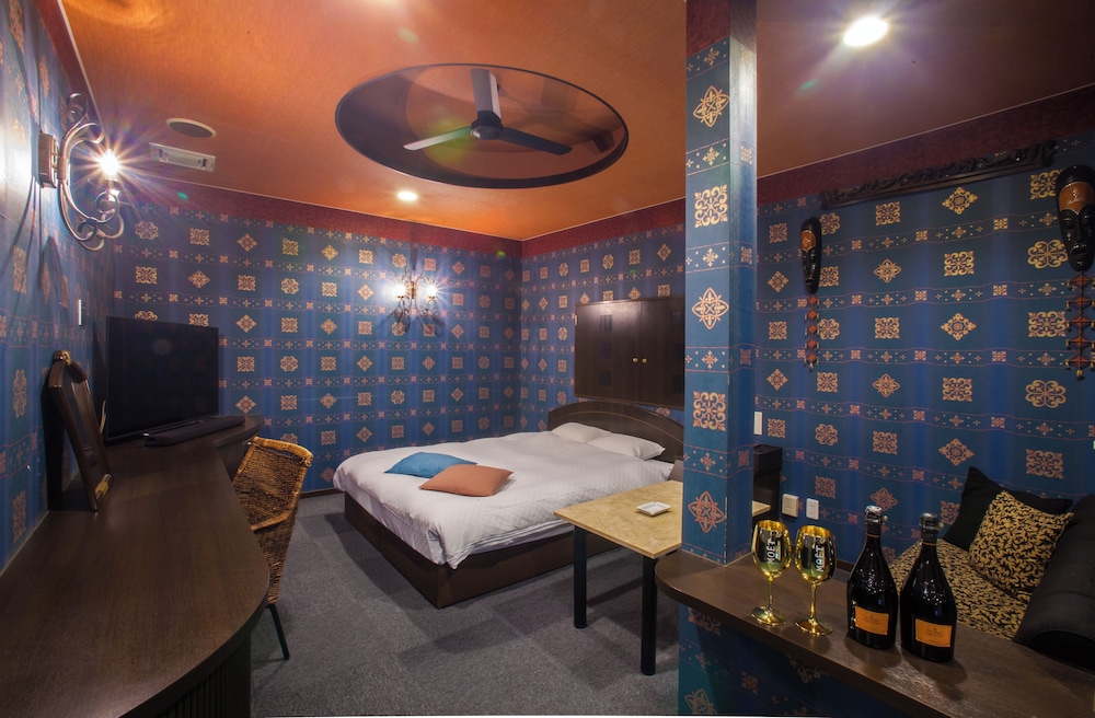 シングルルーム キングベッド 1 台 喫煙可 客室4 | ホテル セントリバー - 大人限定