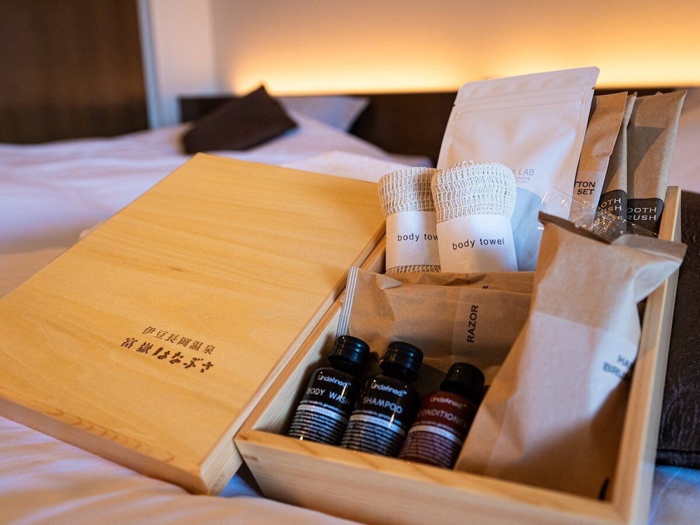 和室 4人部屋 2食付き 禁煙 客室の設備とサービス0 | 富嶽はなぶさ