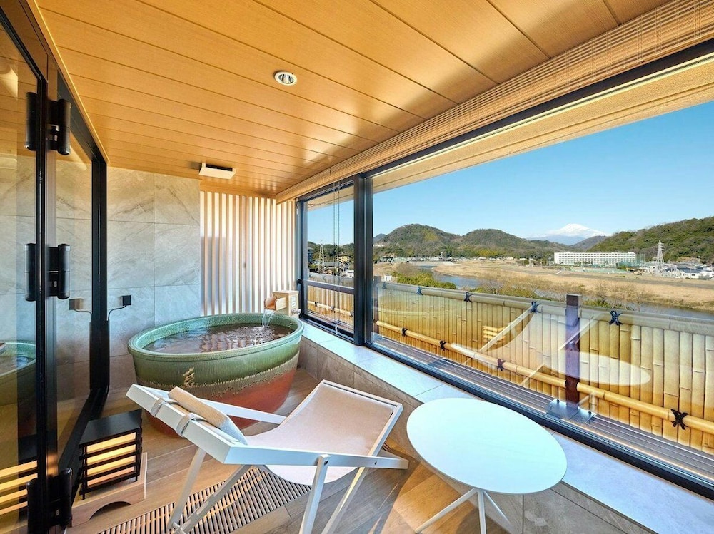 プレミアム ルーム 2 ベッドルーム | 富嶽はなぶさ