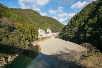 山水館 川湯まつや