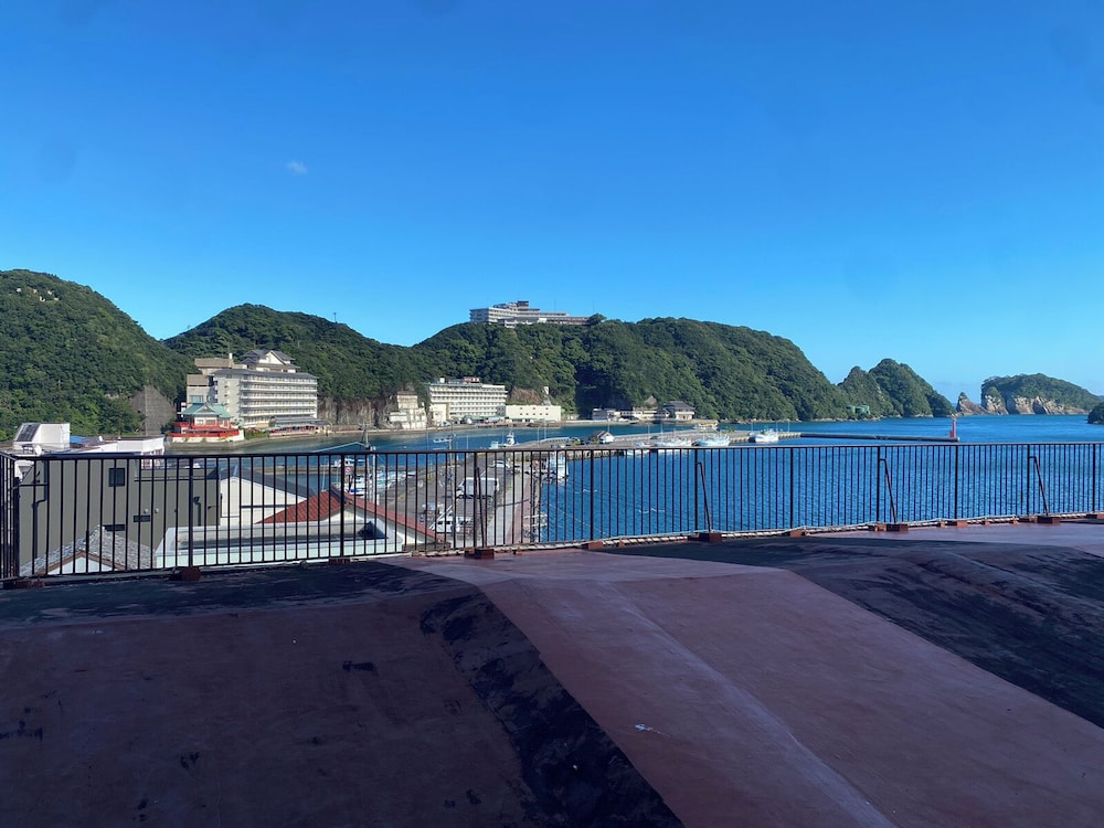 [禁煙] 6畳和室 海側 (東向) 客室1 | 万清楼