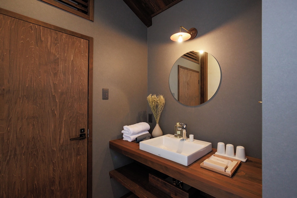 やまね 一棟貸し 禁煙(フロント施設から0km) バスルーム0 | 八百熊川