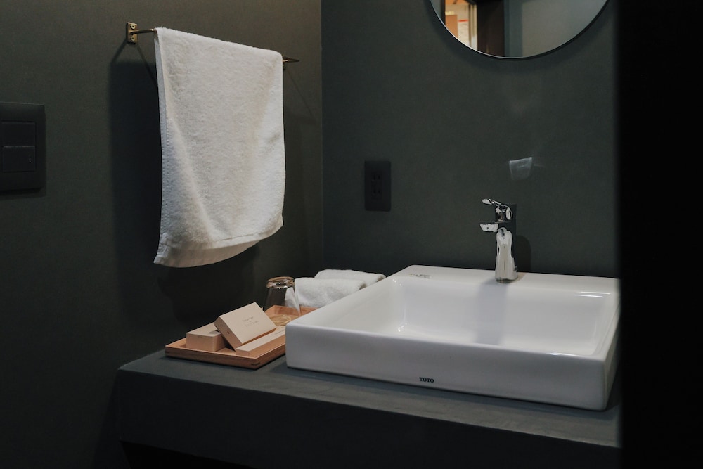 つぐみ 部屋貸し 禁煙(フロント施設から0.4km) バスルーム1 | 八百熊川