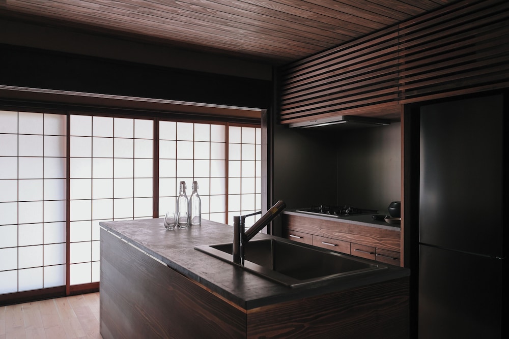 ひばり 部屋貸し 禁煙(フロント施設から0.4km) 専用キッチン0 | 八百熊川