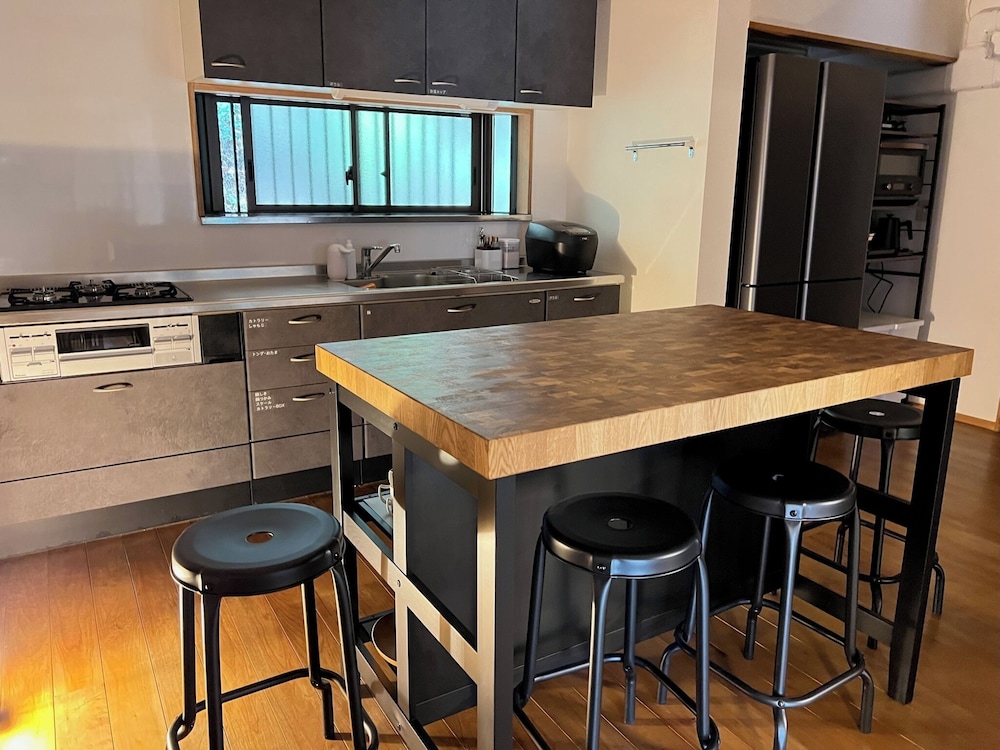 ルーム 専用キッチン1 | 香取はちさんろく