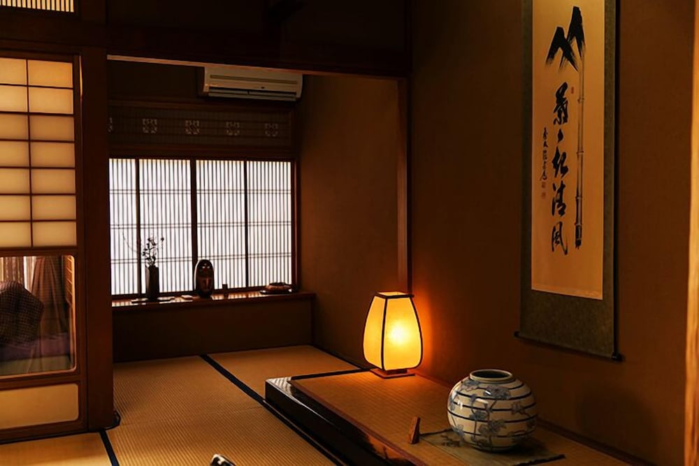 スタンダード 4 人部屋 客室3 | 金沢湯涌温泉湯の出