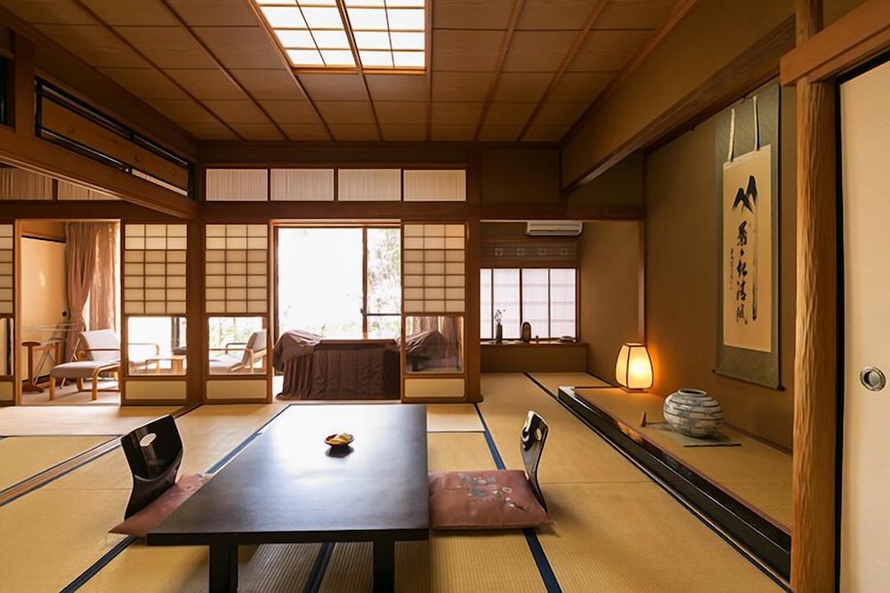 スタンダード 4 人部屋 | 金沢湯涌温泉湯の出