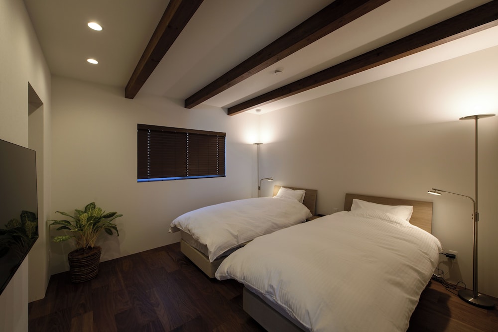 ラグジュアリー ヴィラ 客室1 | モリスリゾート東尋坊 | Morris Resort Tohginbow
