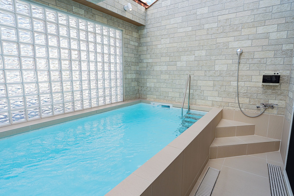 プール1 | ReVIERA Resort Villa