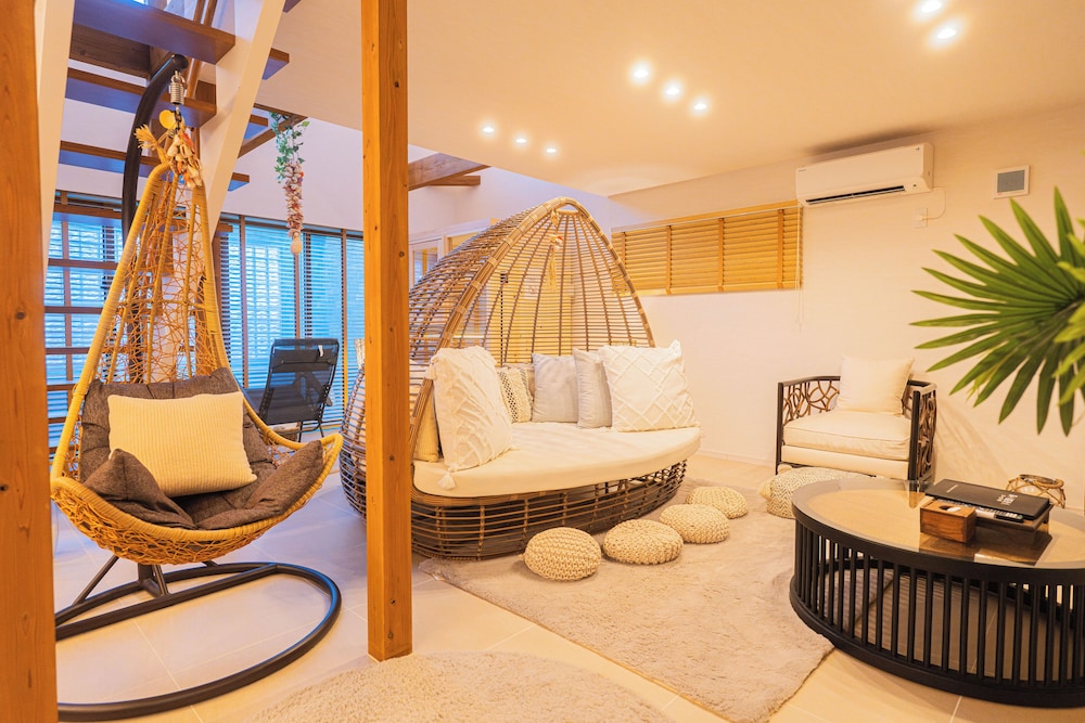 プレミアム ヴィラ リビング エリア1 | ReVIERA Resort Villa