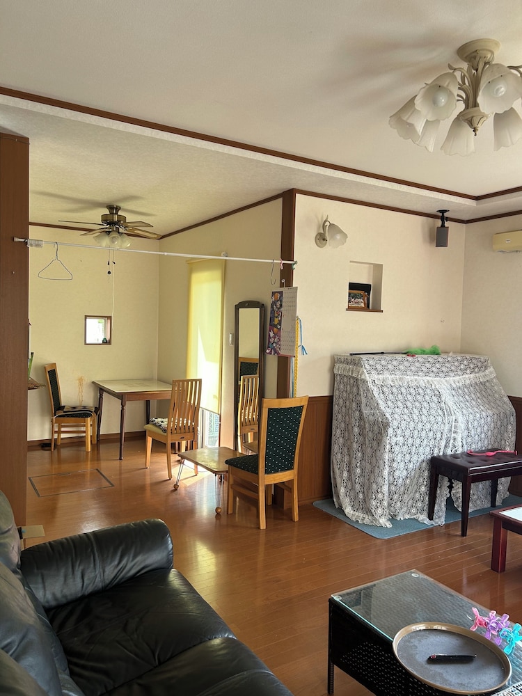 ドミトリー8人部屋 禁煙 リビング エリア0 | ゲストハウス会津