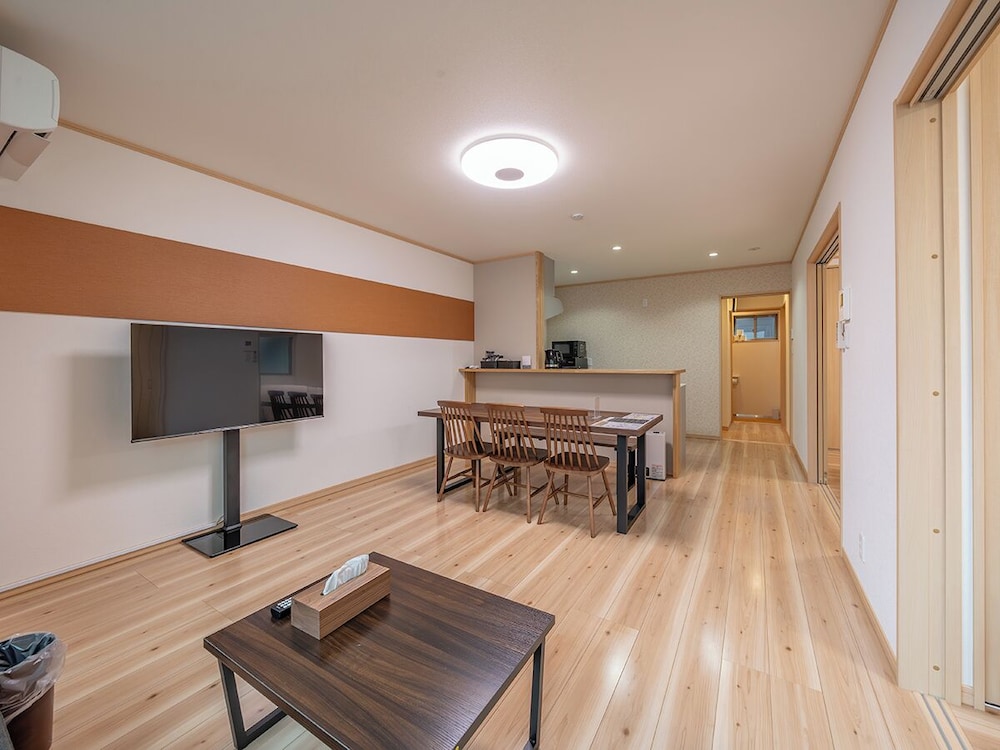 ベーシック アパートメント リビング エリア0 | 高山ステイ 枳 からたち DX-A