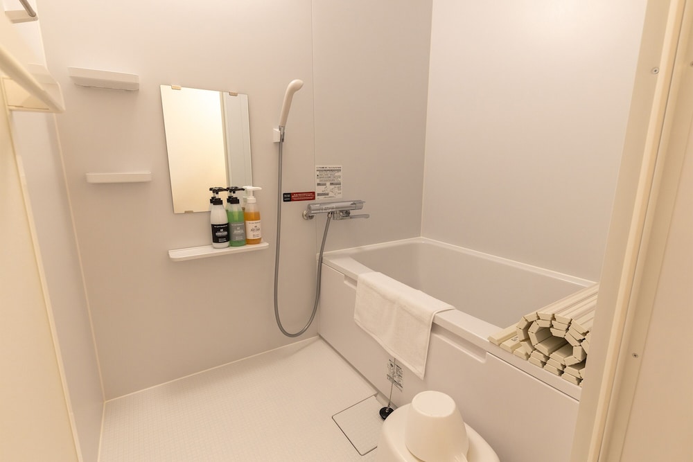 デラックス ツインルーム、禁煙 (23時以降のチェックインはできませんのでご注意ください) バスルーム0 | HOTEL R9 The Yard 那須塩原