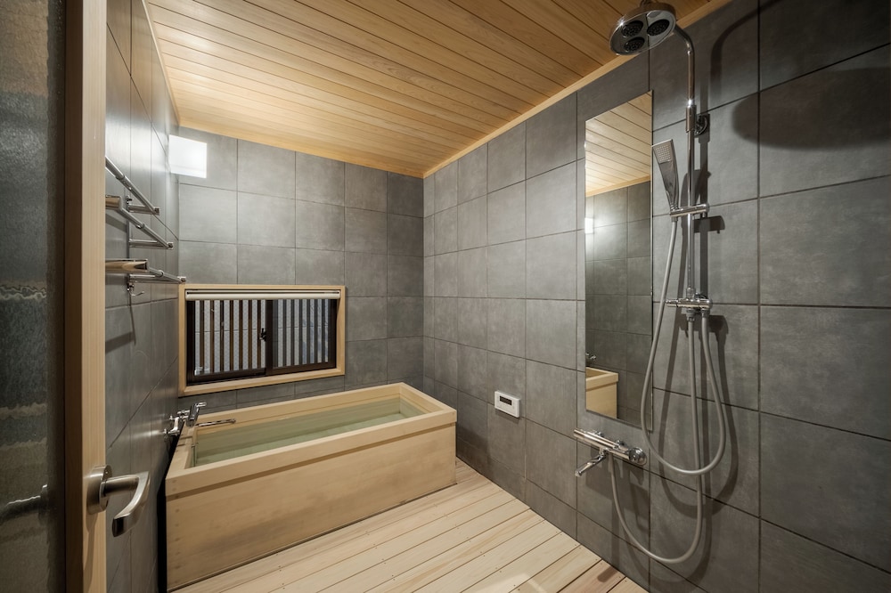 ラグジュアリー ヴィラ ガーデンビュー バスルーム0 | ROJIYU KYOTO