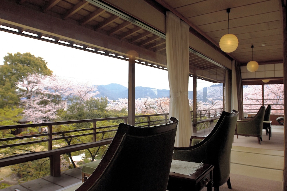 スイート ガーデンビュー 大観 (禁煙) | 庭園の宿　石亭