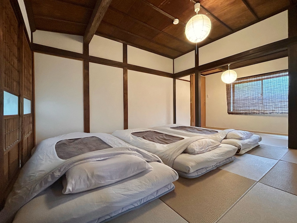 クラシック ルーム 客室3 | 古民家の宿　鎌倉楽庵ハナレ