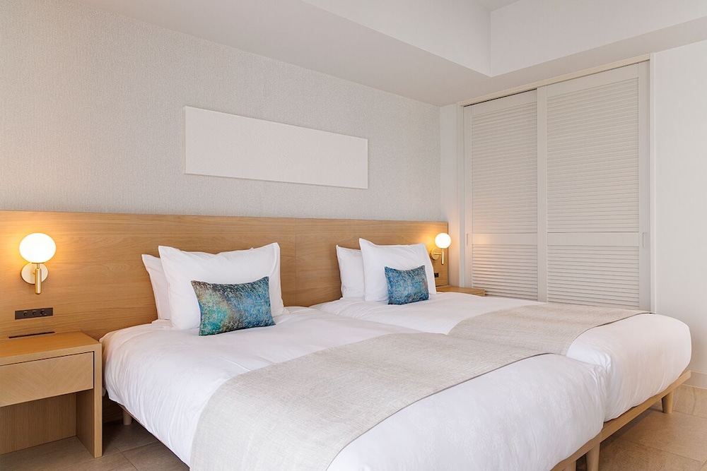 デラックスコーナースイート（2-4階）＜オーシャンビュー＞ 客室1 | ホテル シギラミラージュ ビーチフロント