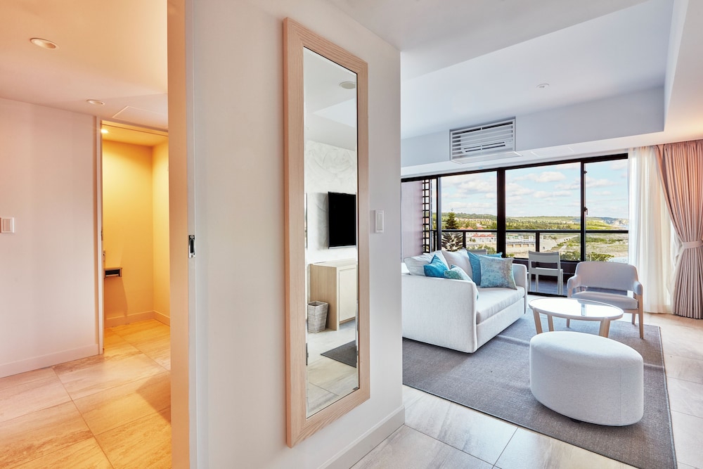 デラックスラージツイン(2-4階)<オーシャンビュー> 客室2 | ホテル シギラミラージュ ビーチフロント