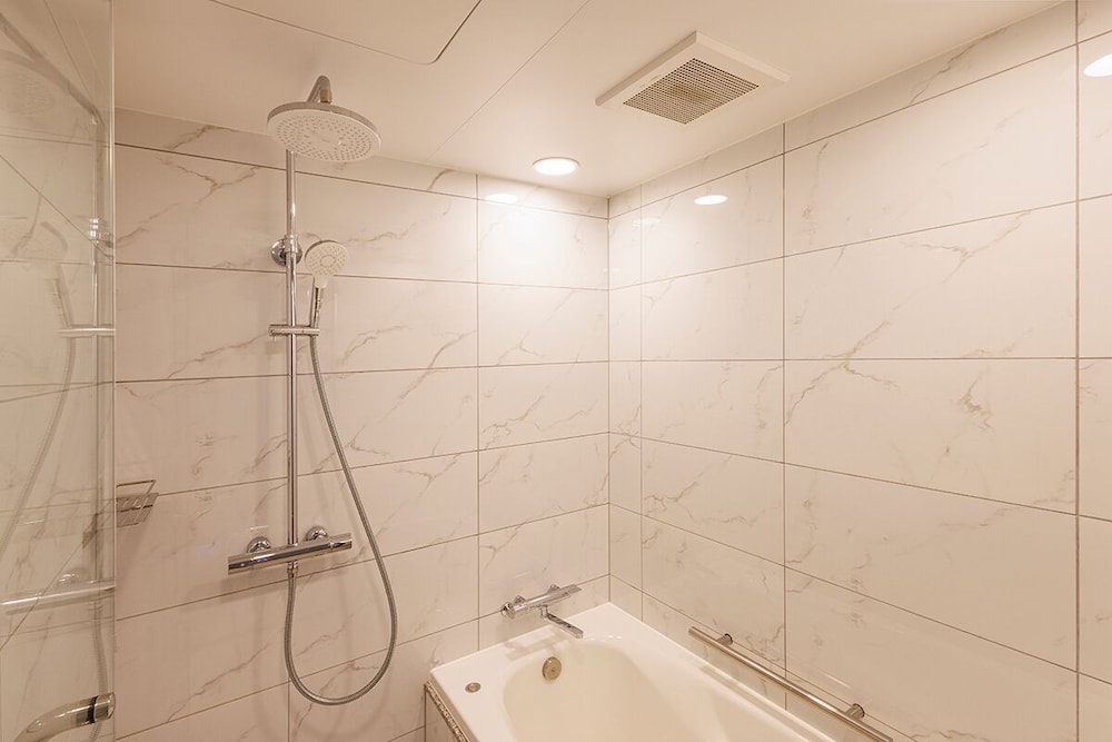 デラックスラージツイン(2-4階)<オーシャンビュー> バスルーム0 | ホテル シギラミラージュ ビーチフロント