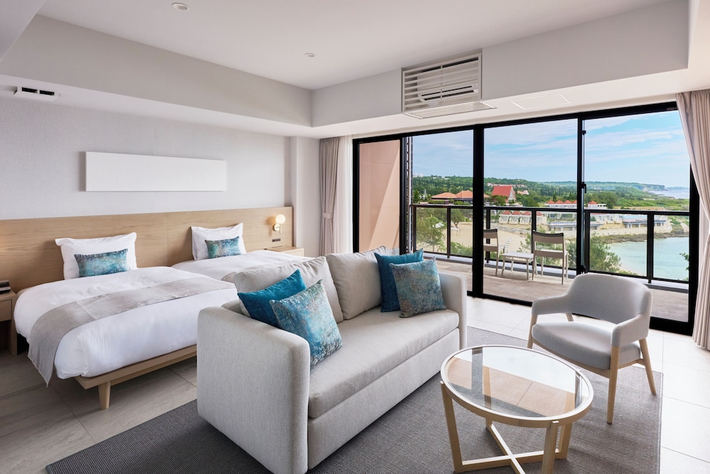 デラックスラージツイン(2-4階)<オーシャンビュー> 客室1 | ホテル シギラミラージュ ビーチフロント