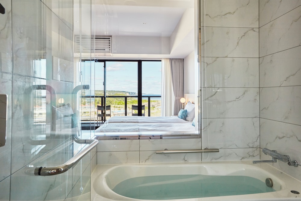 デラックスツイン（3-4階）＜オーシャンビュー＞ バスルーム0 | ホテル シギラミラージュ ビーチフロント