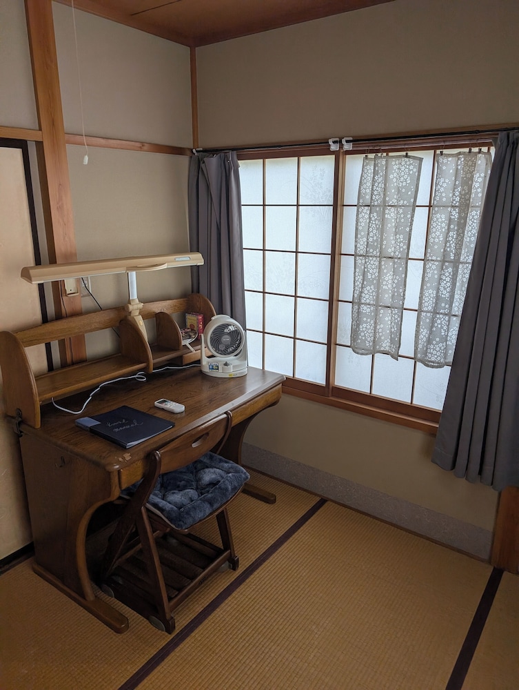 クラシック ダブルルーム 禁煙 共用バスルーム 客室4 | Private rooms in togo beach side house