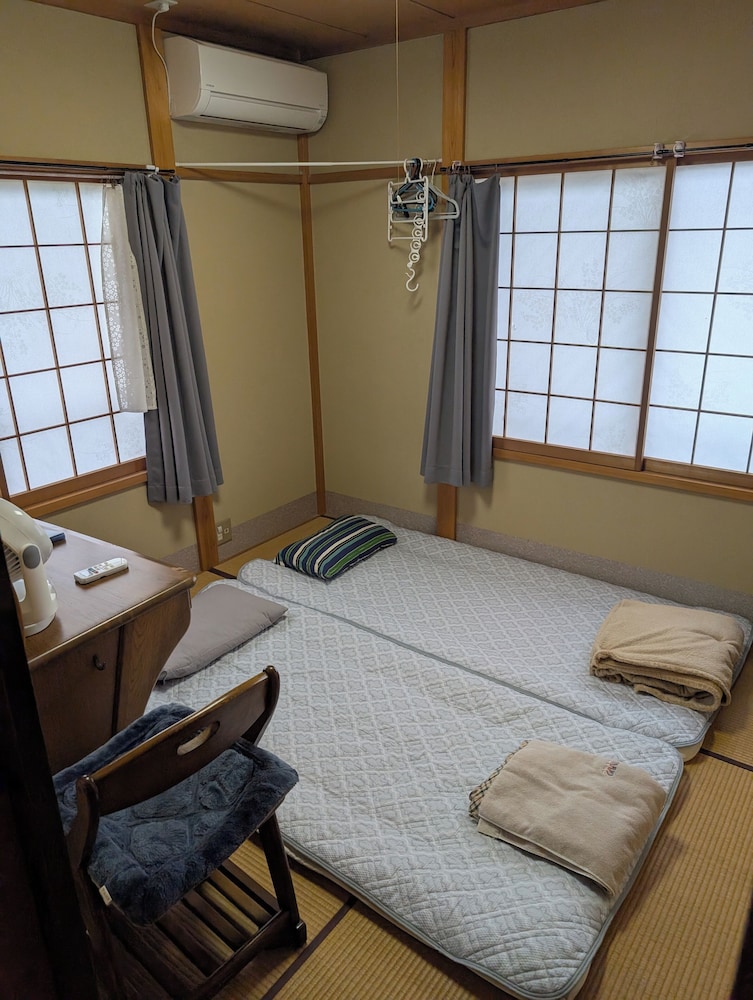 クラシック ダブルルーム 禁煙 共用バスルーム 客室5 | Private rooms in togo beach side house