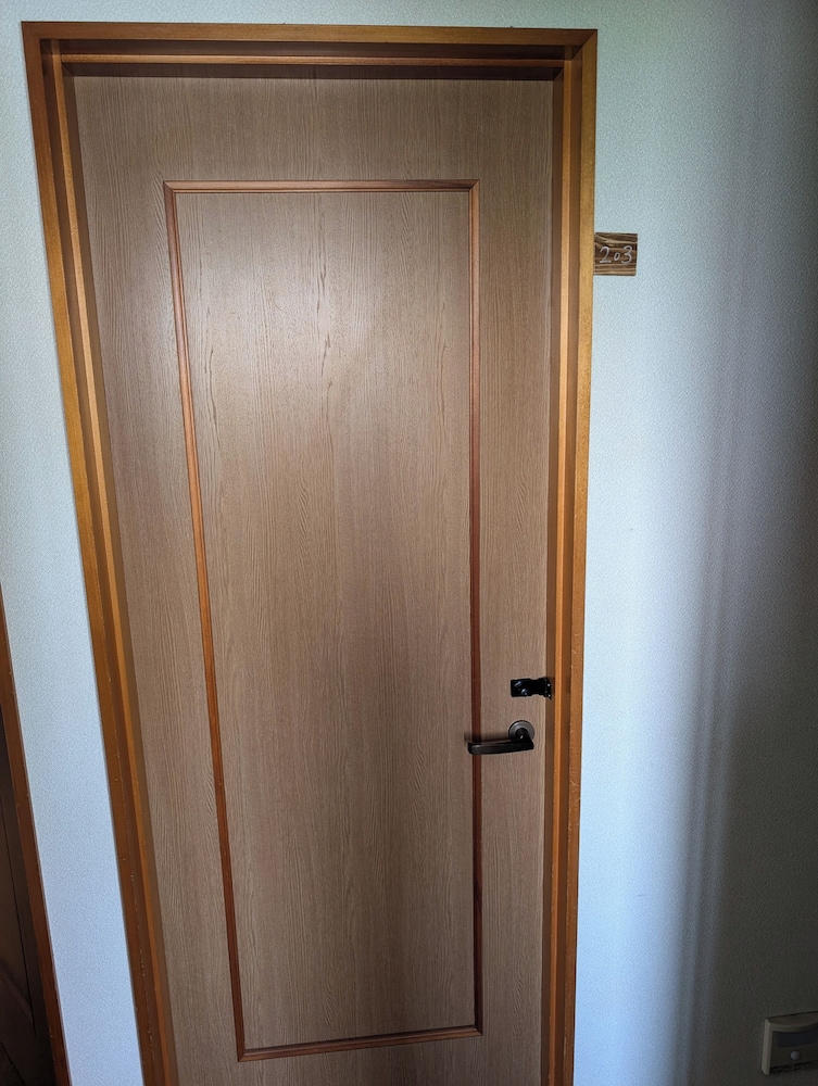 エコノミー ダブルルーム 禁煙 共用バスルーム 客室1 | Private rooms in togo beach side house