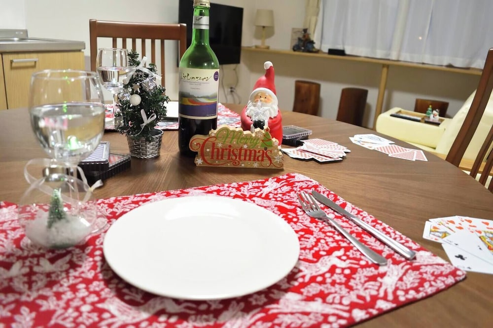 スーペリア アパートメント リビング エリア3 | TKD HOUSE 富良野