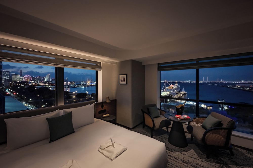 デラックスコーナーキングルーム 高層階 禁煙 部屋からの景観1 | THE GATE HOTEL 横浜 by HULIC