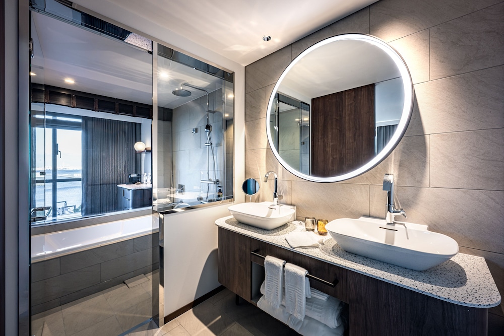 デラックスコーナーキングルーム 低層階 禁煙 バスルーム2 | THE GATE HOTEL 横浜 by HULIC