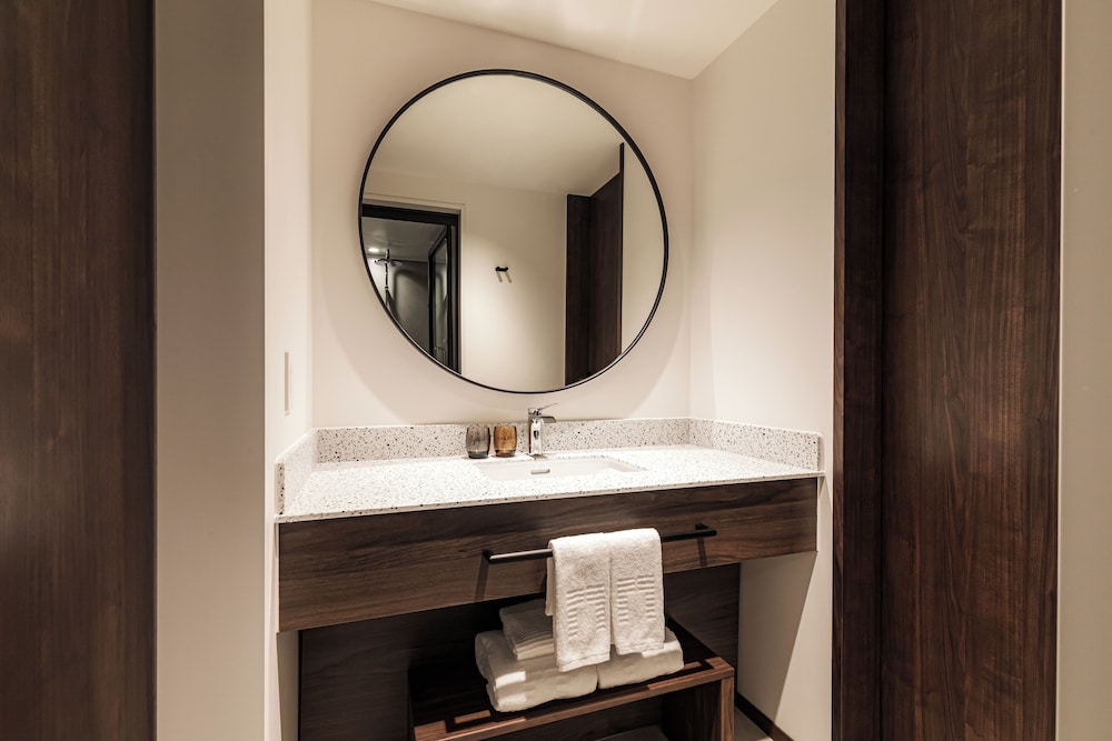 スタンダード ダブルルーム 禁煙 バスルーム1 | THE GATE HOTEL 横浜 by HULIC