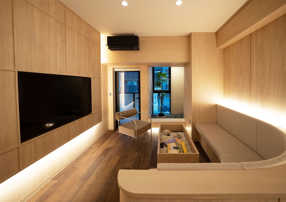 プレミアムスイート 4シングルベッド 禁煙 客室4 | UH SUITE NAMBA STATION