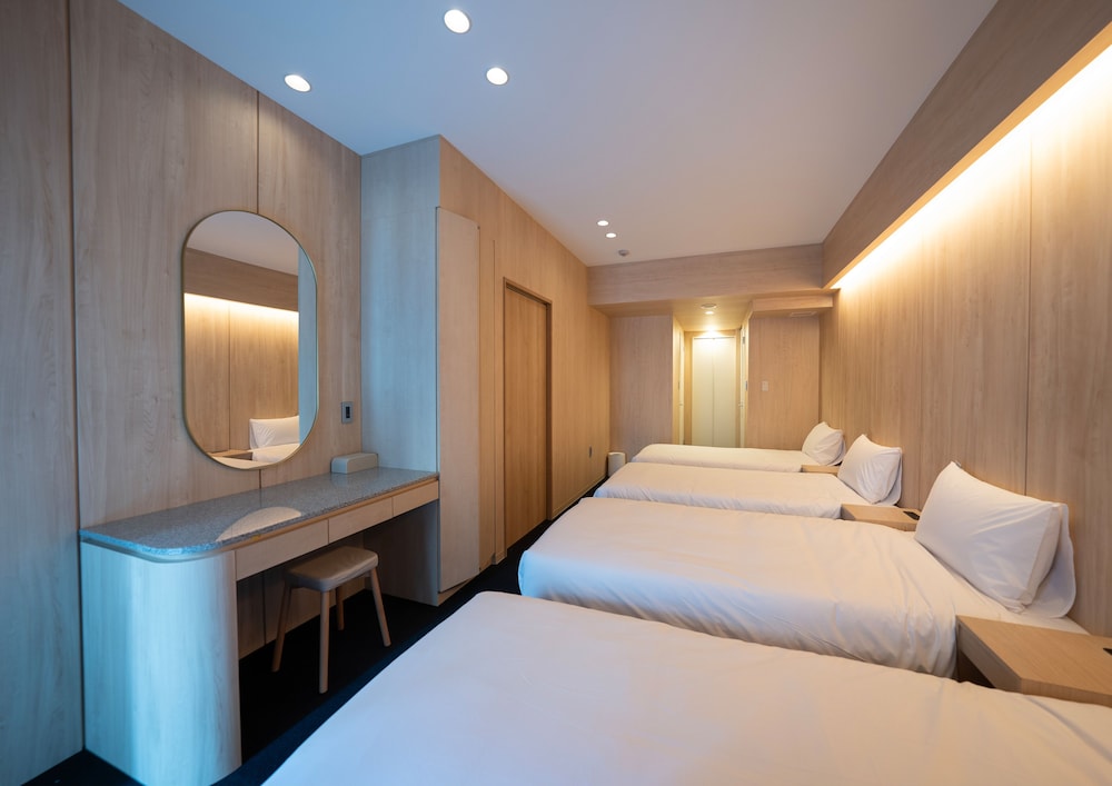 プレミアムスイート 4シングルベッド 禁煙 客室0 | UH SUITE NAMBA STATION