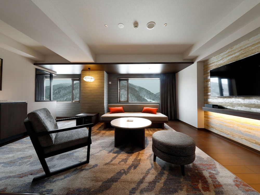 Premier Suite [View Bath] 60m² 禁煙 フレンチディナー 客室7 | エグゼクティブスイート翠嶺