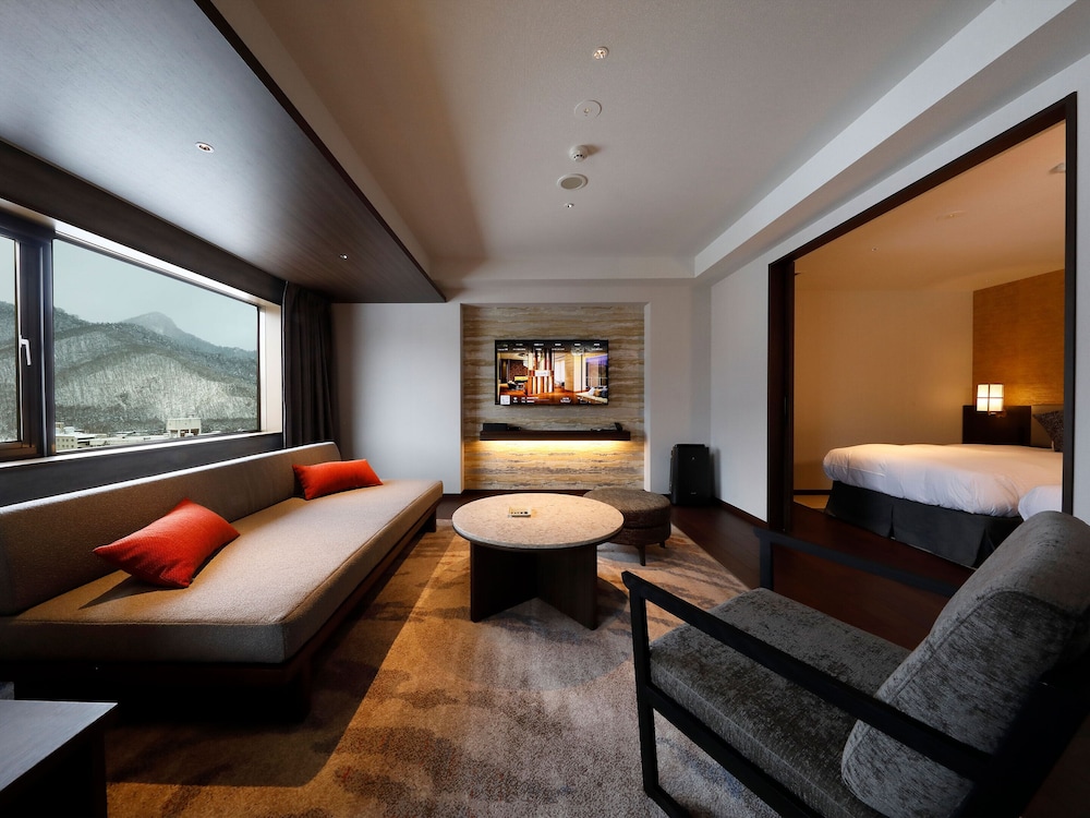 Premier Suite [View Bath] 60m² 禁煙 フレンチディナー 客室6 | エグゼクティブスイート翠嶺