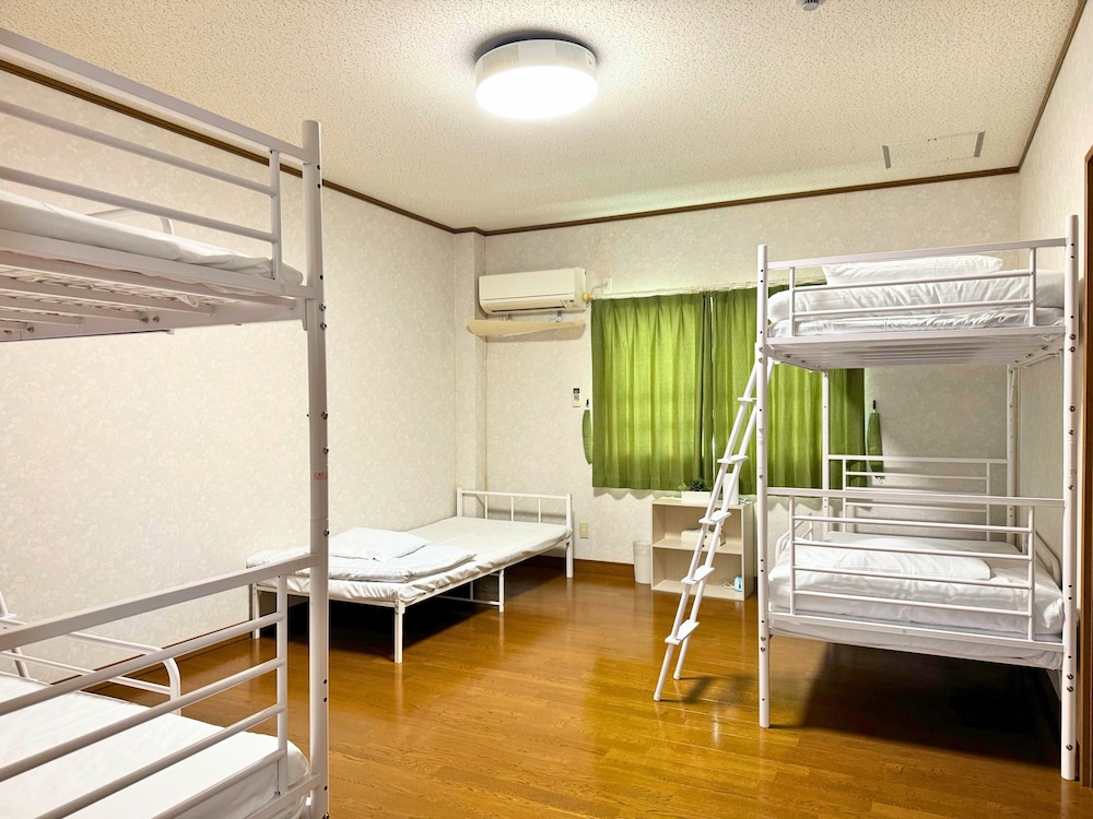 ファミリー アパートメント 客室3 | 石垣島グループの宿 2216