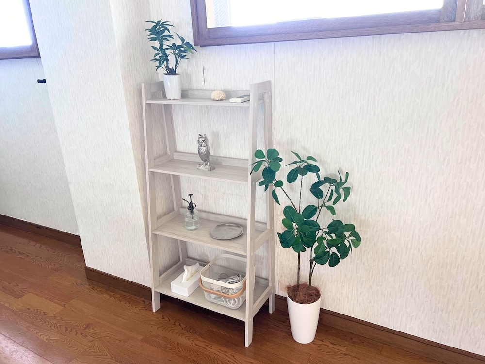 ファミリー アパートメント 客室1 | 石垣島グループの宿 2216