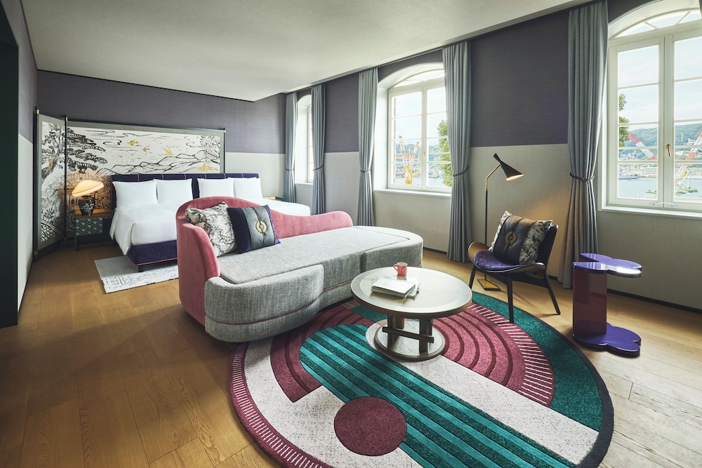 スイート ダブルベッド 2 台 (Main Building) 客室1 | ホテルインディゴ長崎グラバーストリート by IHG