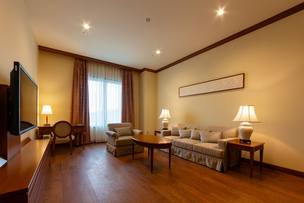 スタンダード スイート 客室1 | グランド エンパイア ホテル