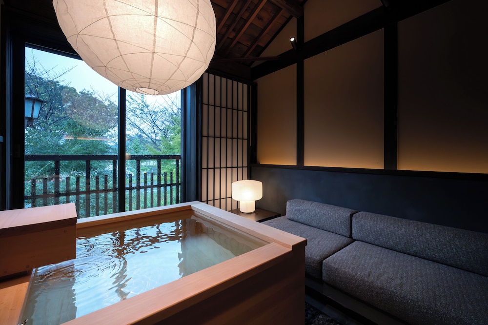 ダブルルーム キングベッド 1 台 | Nazuna 京都 東本願寺