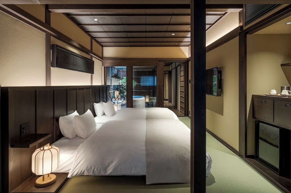 ツインルーム ダブルベッド 2 台 | Nazuna 京都 東本願寺