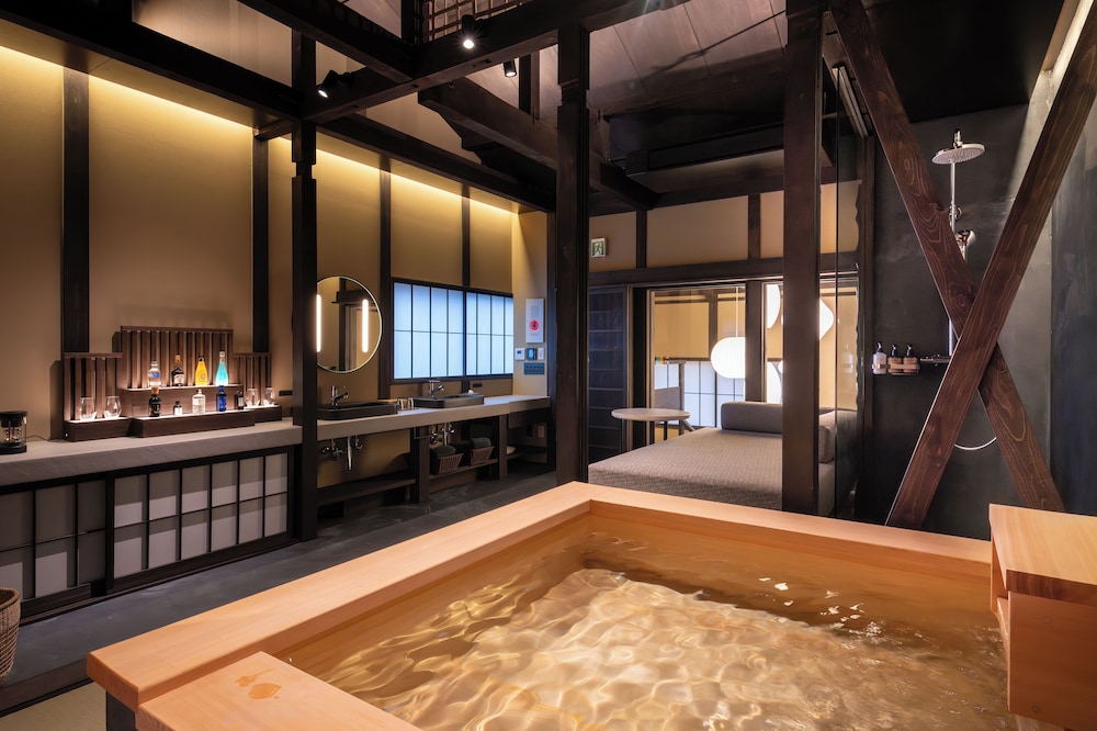 ラグジュアリー ツインルーム バスルーム2 | Nazuna 京都 東本願寺