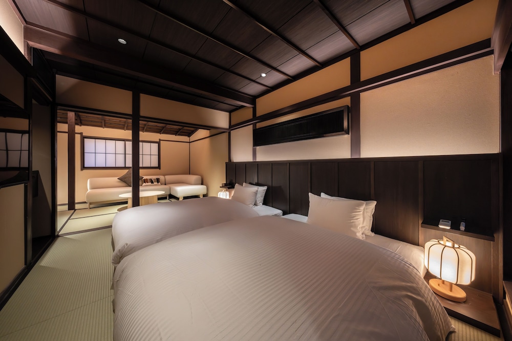 ツインルーム ダブルベッド 2 台 客室4 | Nazuna 京都 東本願寺