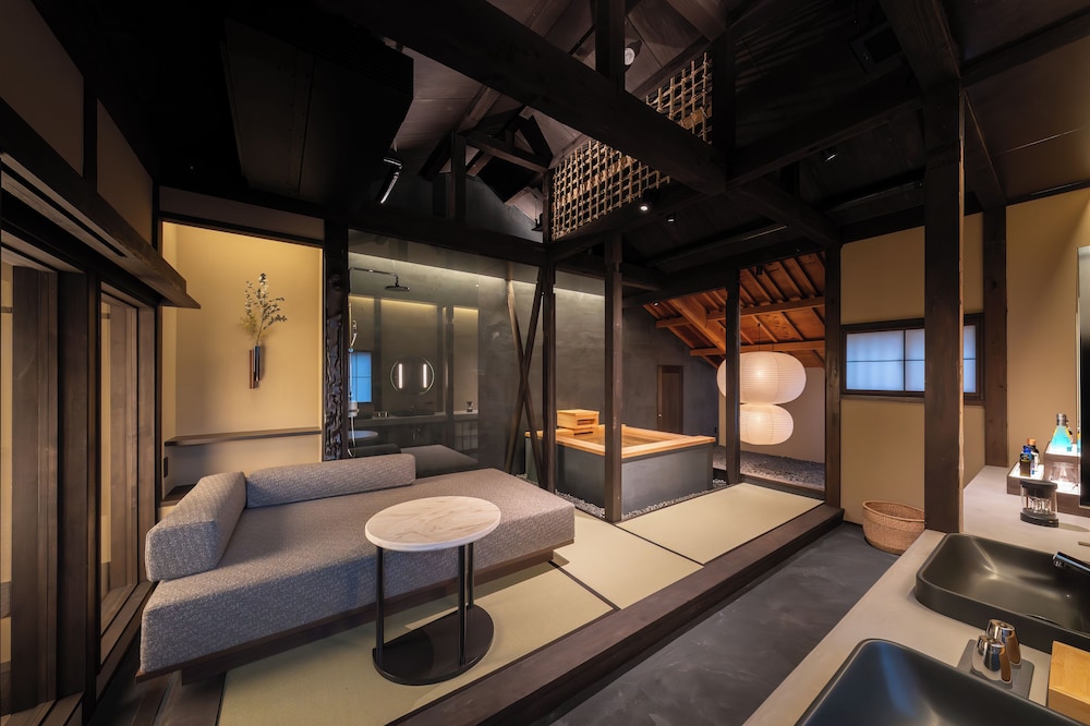 ラグジュアリー ツインルーム バスルーム0 | Nazuna 京都 東本願寺