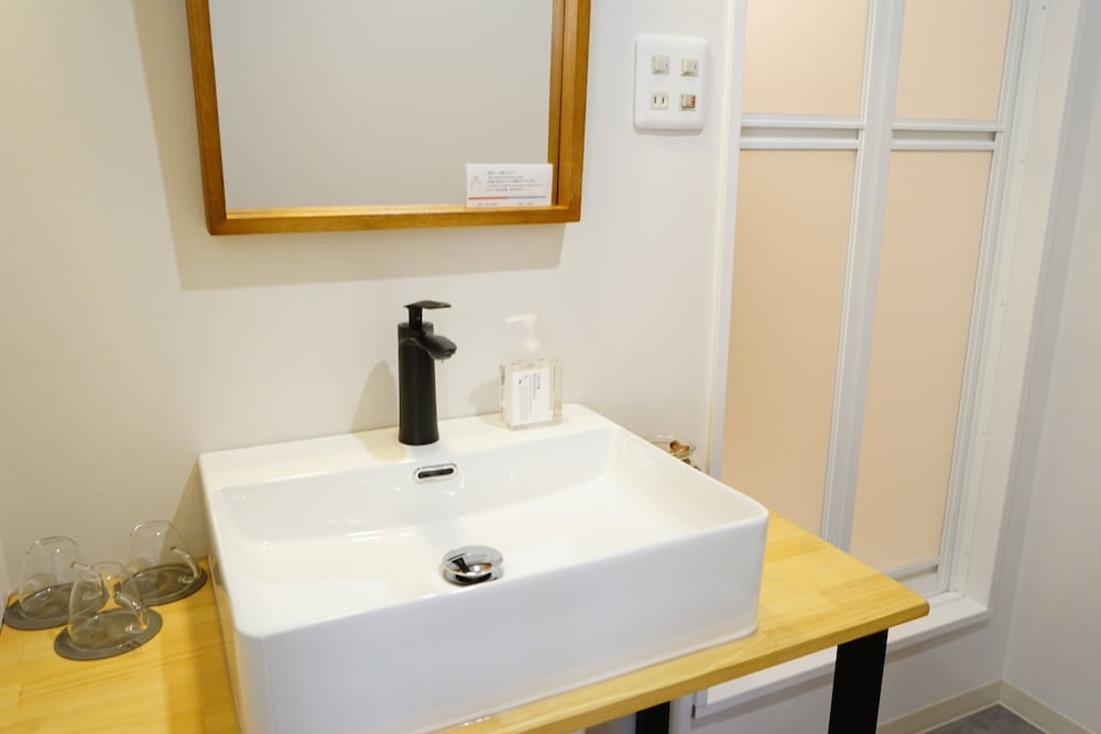 デザイン 4 人部屋 バスルーム8 | wanderlust STAY